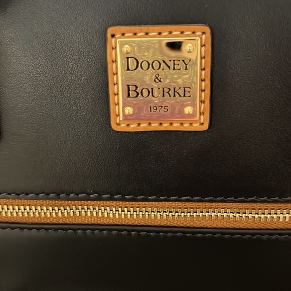 NWT Dooney and Bourke Purse 👜 - Picture 2 of 4